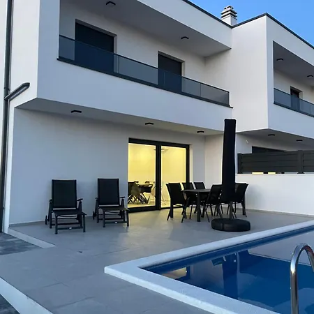 Klara וילה